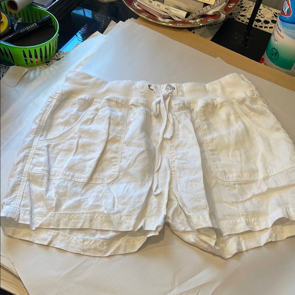 Calvin Klein White Linen Cargo Shorts – Women’s L, Relaxed Summer Fit
